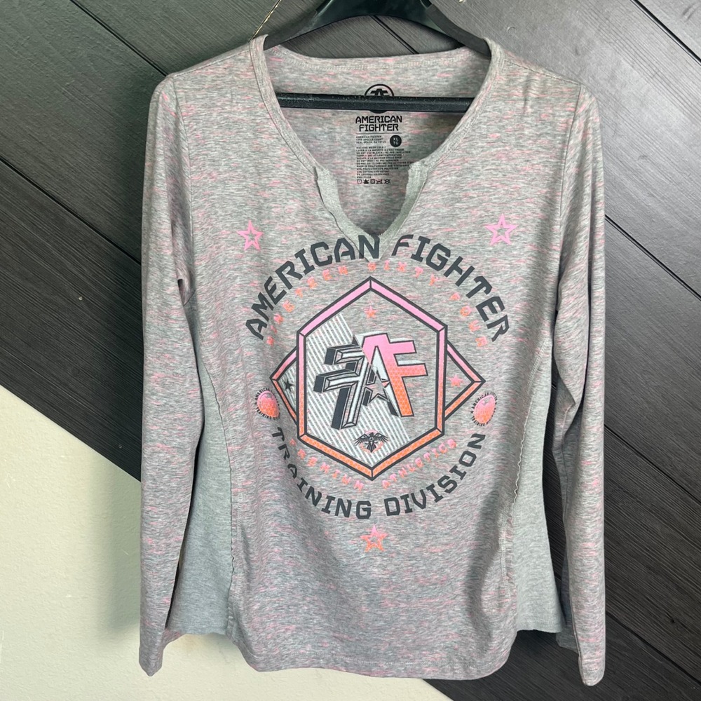 American Fighter Women's‎ Graphic Long Sleeve Training Division Tee XL Gray Pink